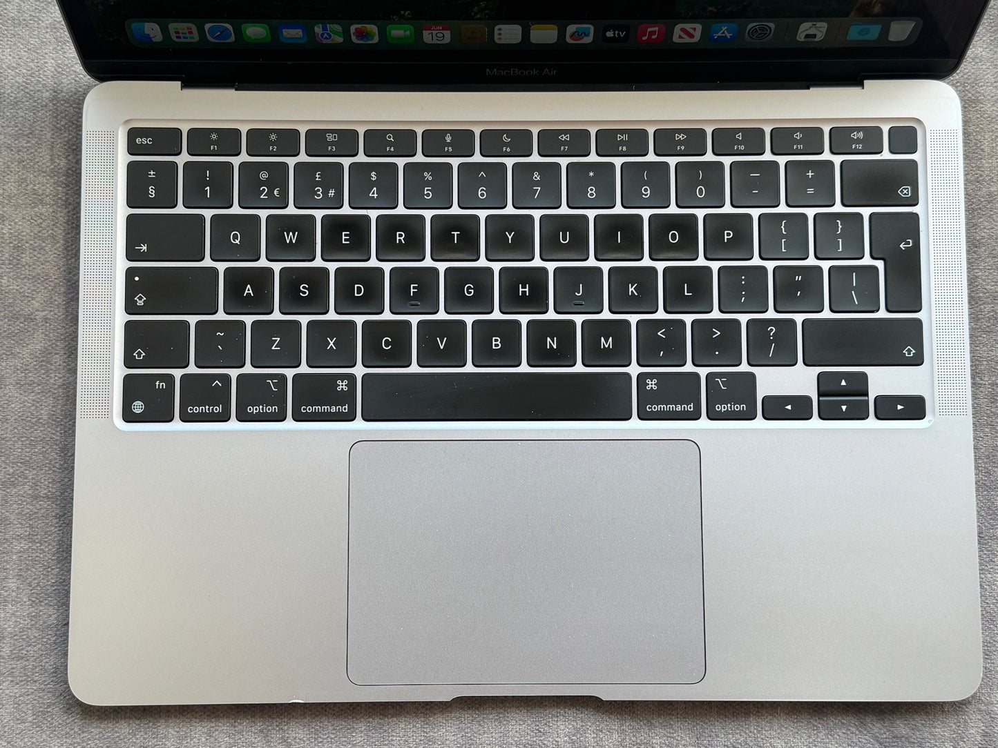 MacBook Air 13-inch M1 (Space grey 2020) 8gb, 256gb - Grade B