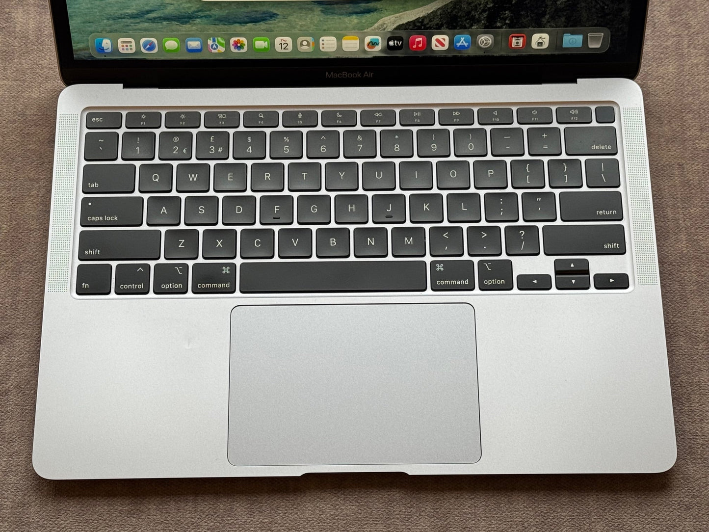 MacBook Air 13-inch M1 (Space grey 2020) 8gb, 256gb - Grade B