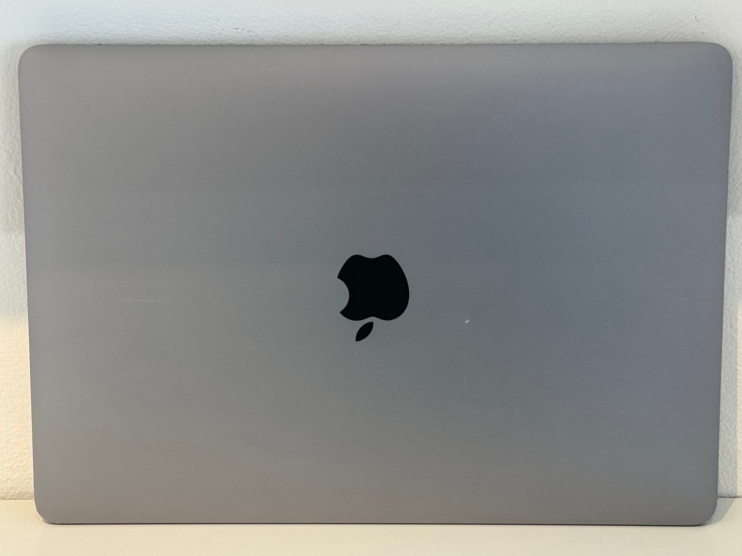 MacBook Pro 13-Inch M1 (Space Grey 2020) 16gb, 256GB Grade B
