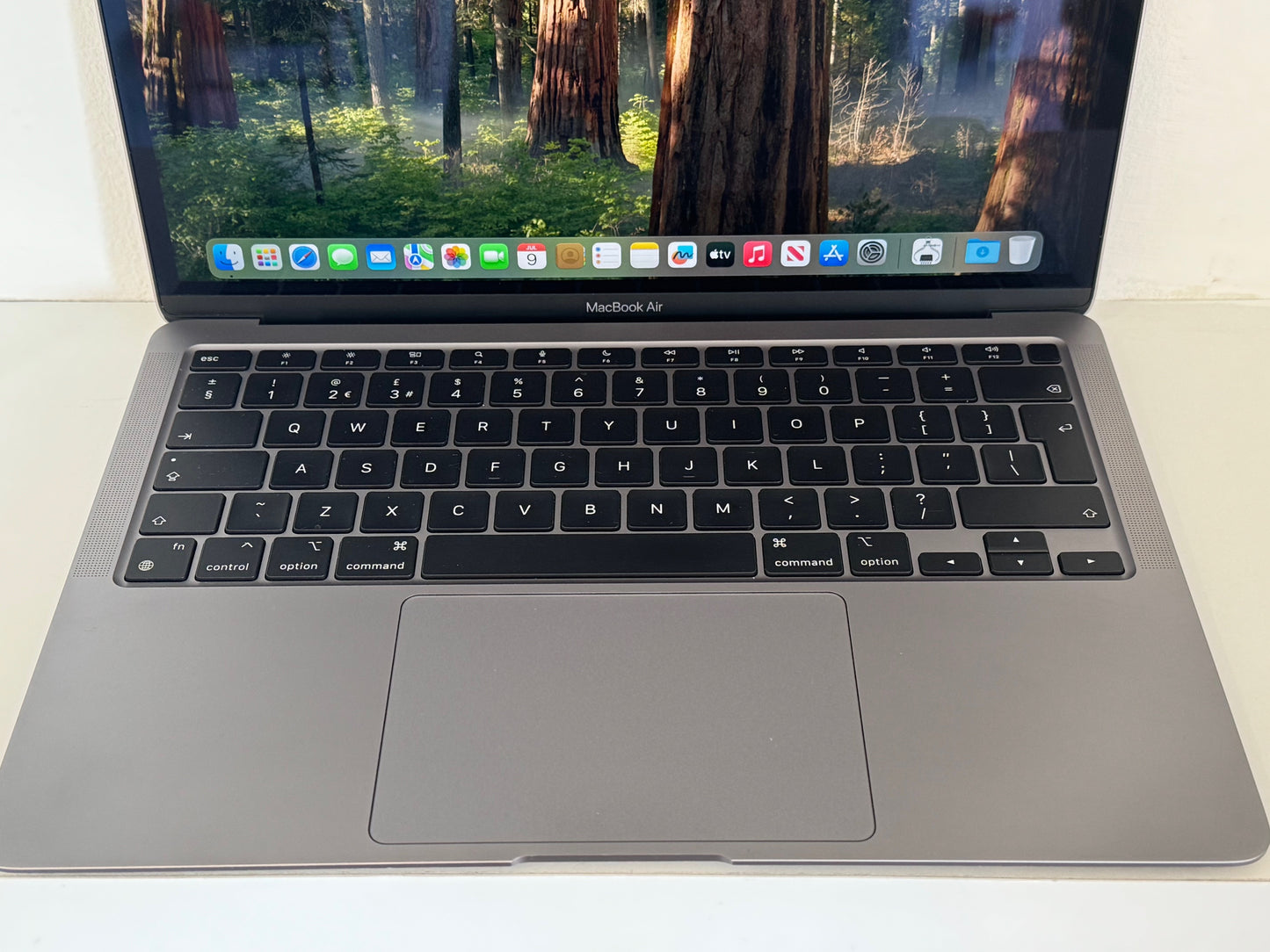 MacBook Air 13-inch M1 (Space grey 2020) 8gb, 256gb - Grade B