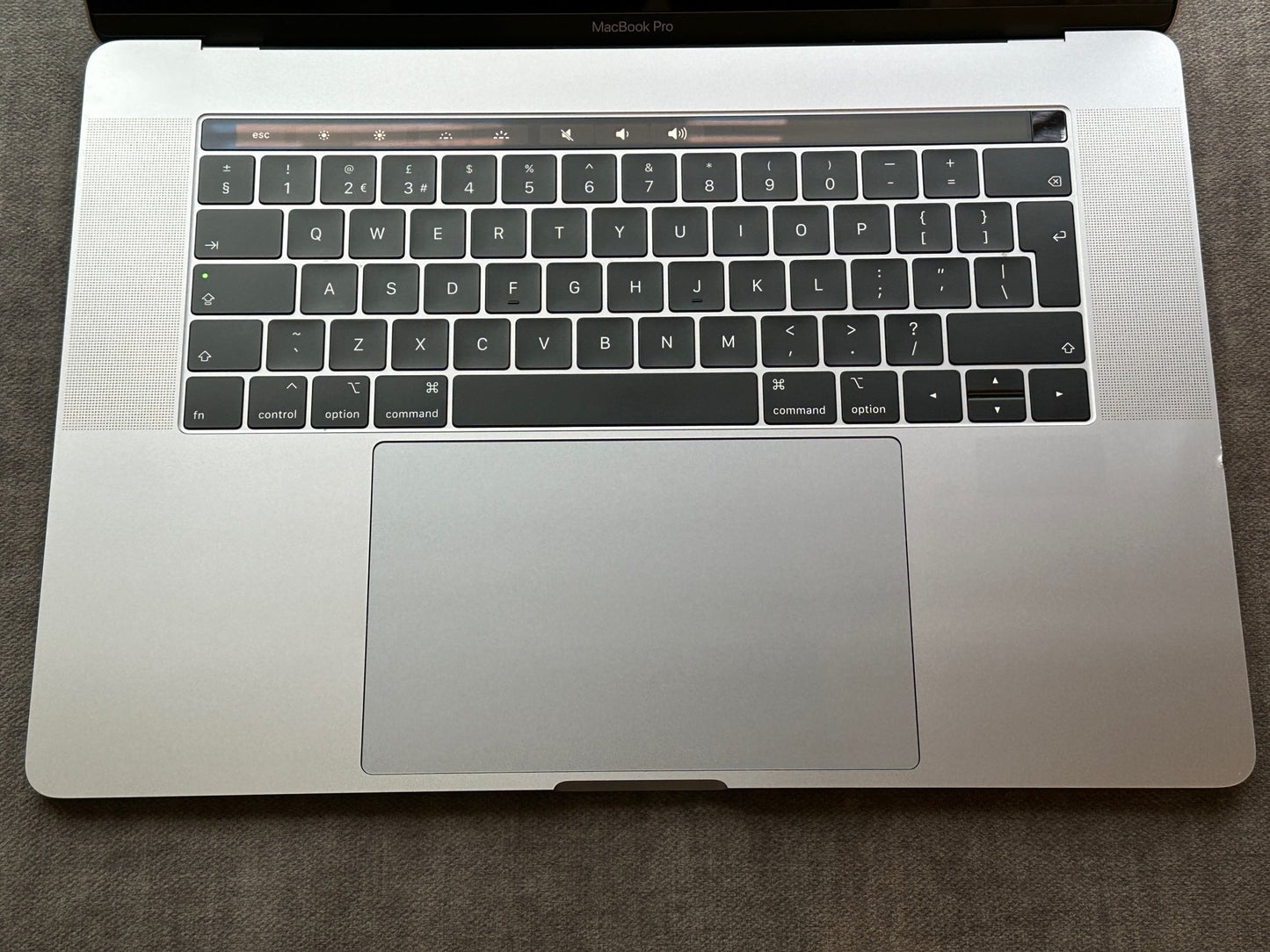MacBook Pro 15-Inch 8-Core i9 2.3Ghz, 16gb 500gb (Touchbar, 2019) GRADE B