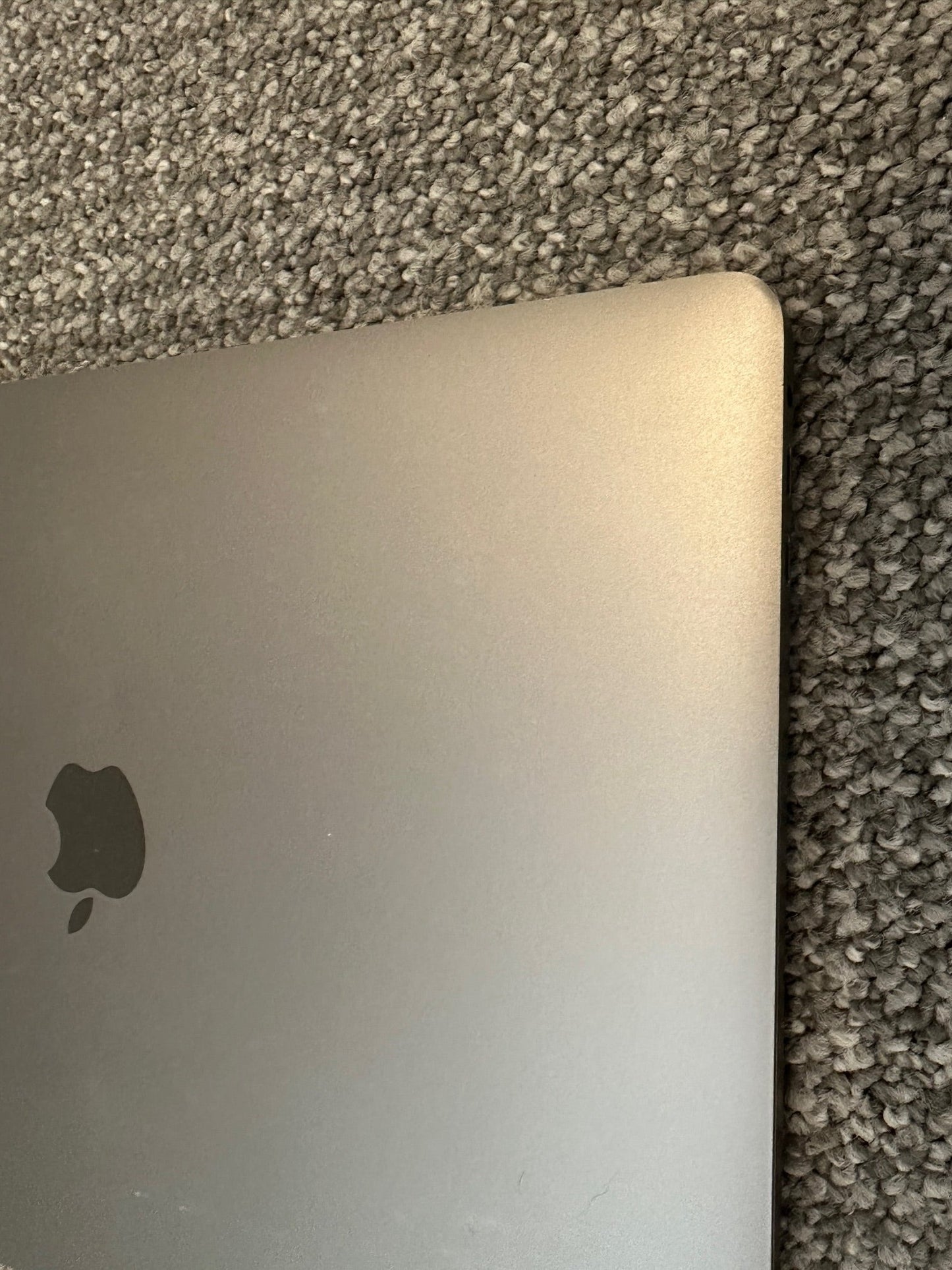 MacBook Pro 13-Inch Intel i7 2.7Ghz, 16gb, 512GB (Touchbar, 2019)