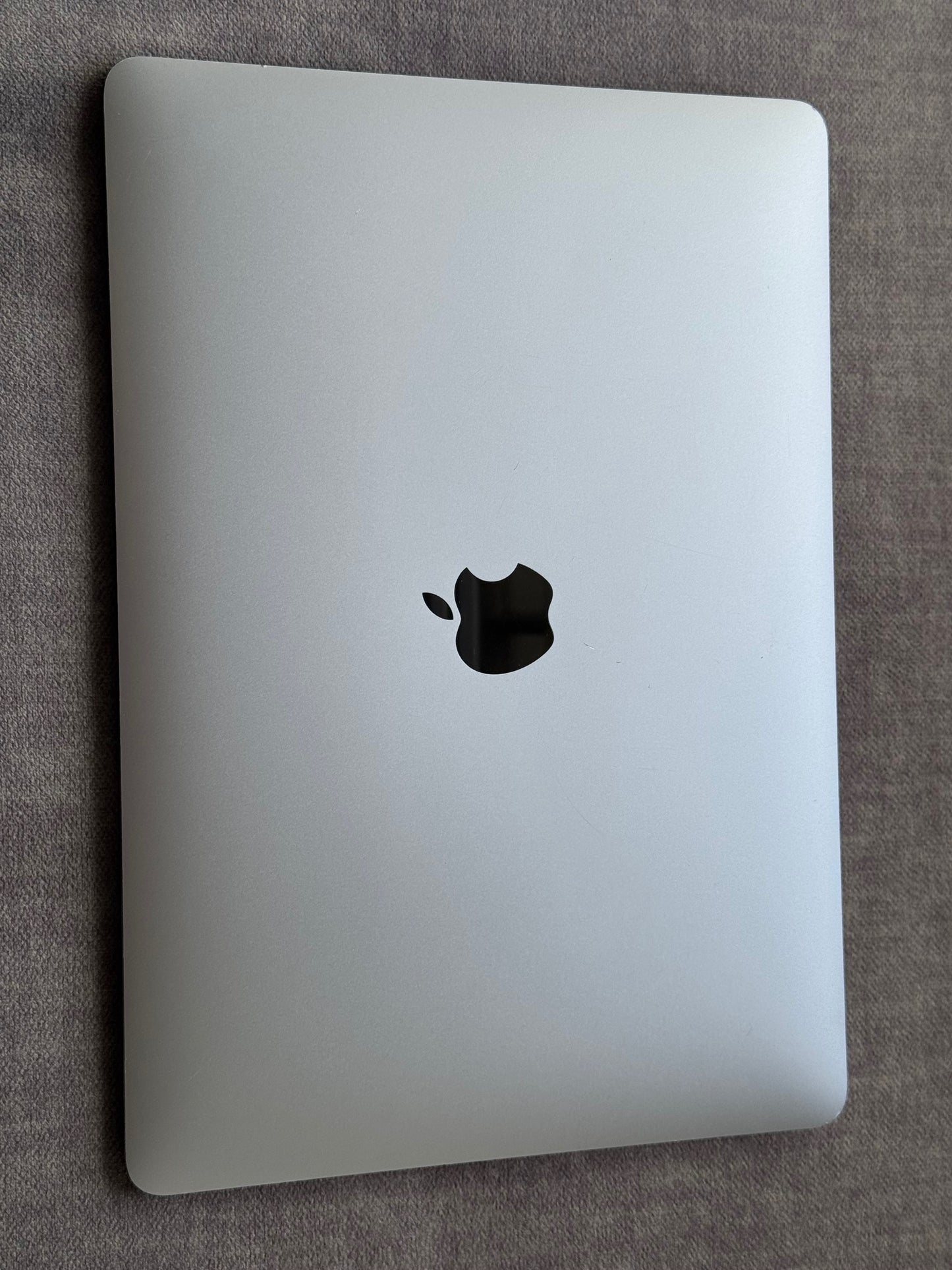 MacBook Air 13-inch M1 (Space grey 2020) 8gb, 256gb - Grade B