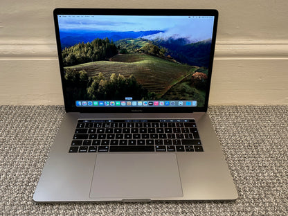 MacBook Pro 15-Inch 6-Core i7 2.2Ghz, 32gb 256gb (Touchbar, 2018) GRADE B