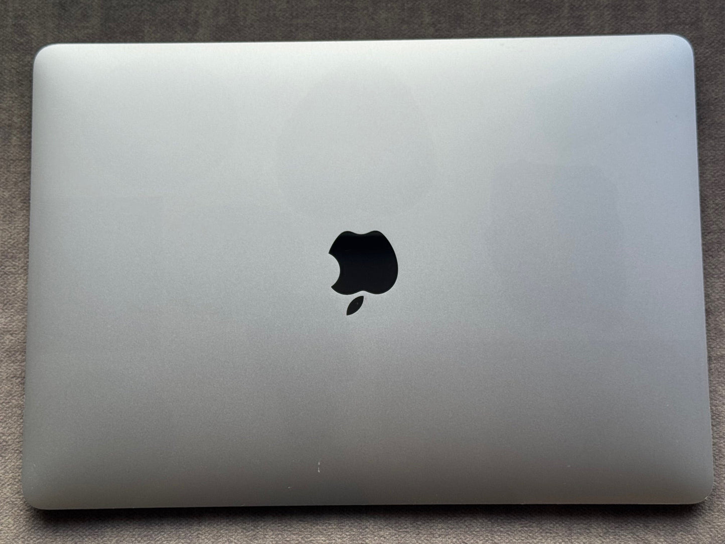 MacBook Air 13-inch M1 (Space grey 2020) 8gb, 256gb - Grade B