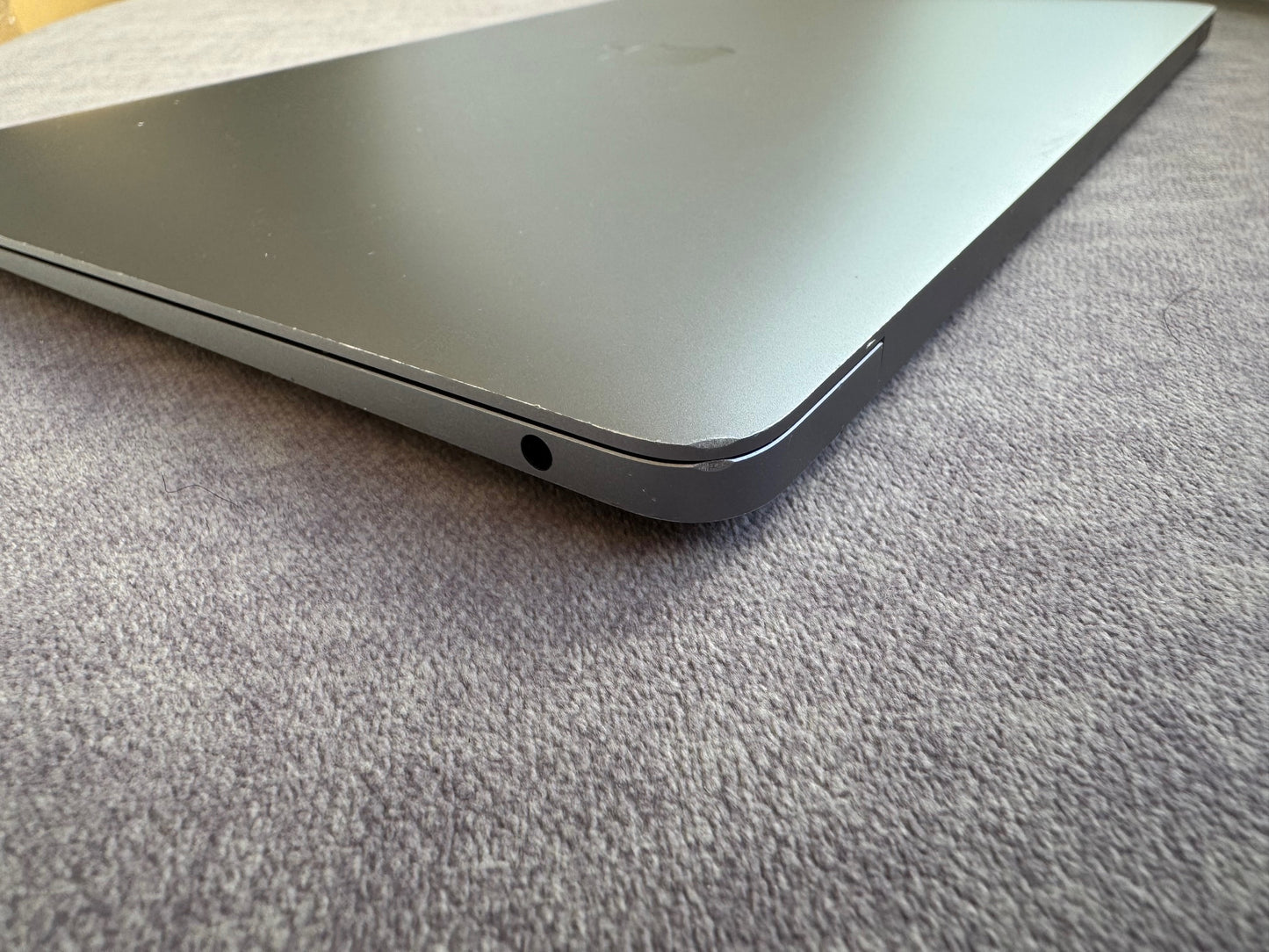 MacBook Air 13-inch M1 (Space grey 2020) 8gb, 256gb - Grade B