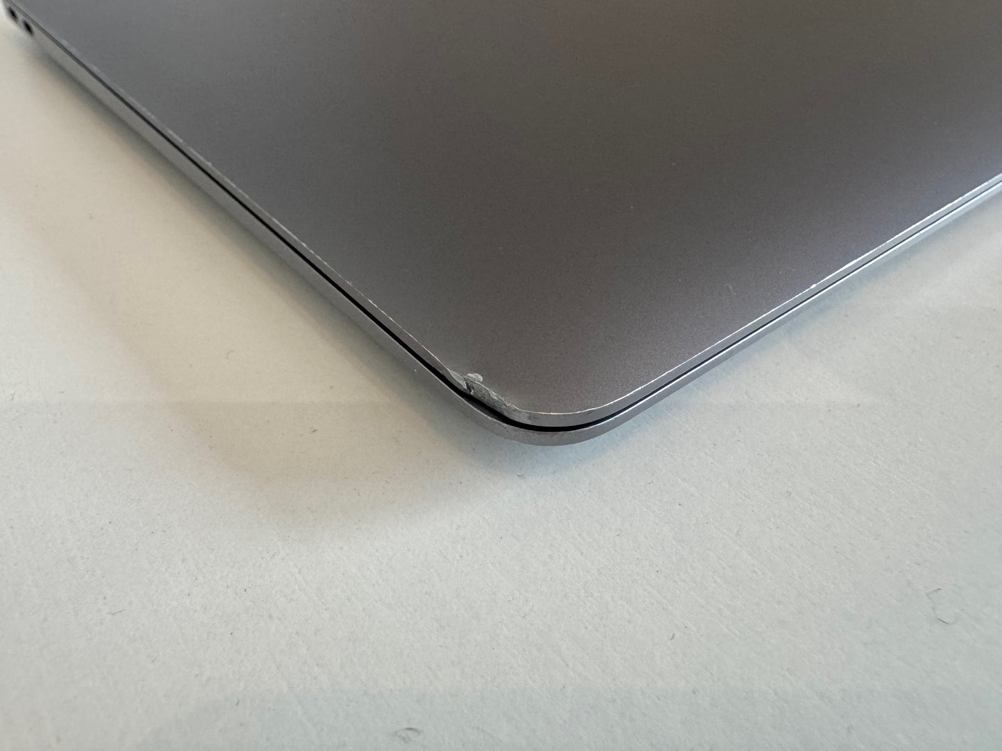 MacBook Air 13-inch M1 (Space grey 2020) 8gb, 256gb - Grade B