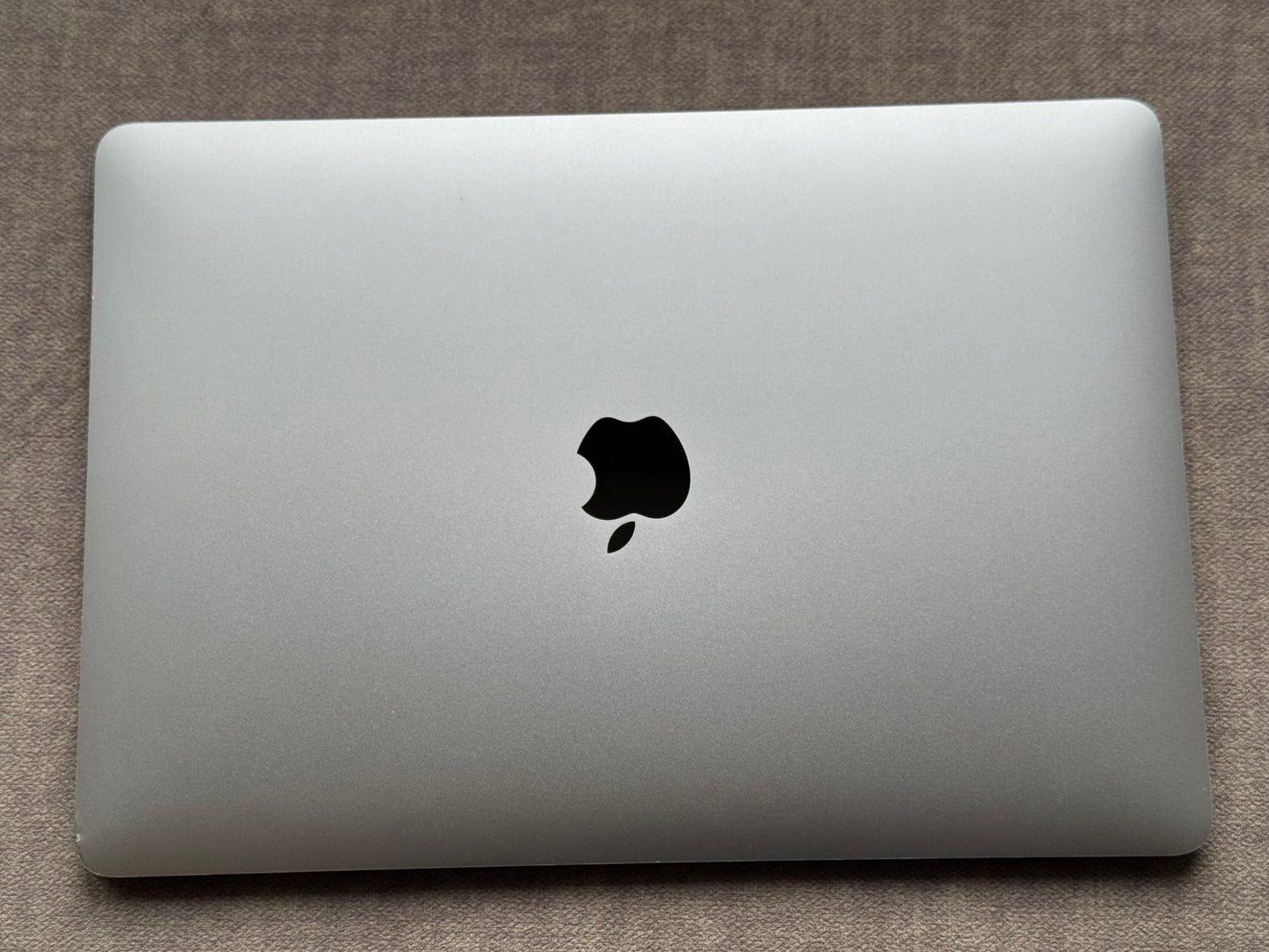 MacBook Air 13-inch M1 (Space grey 2020) 8gb, 256gb - Grade B