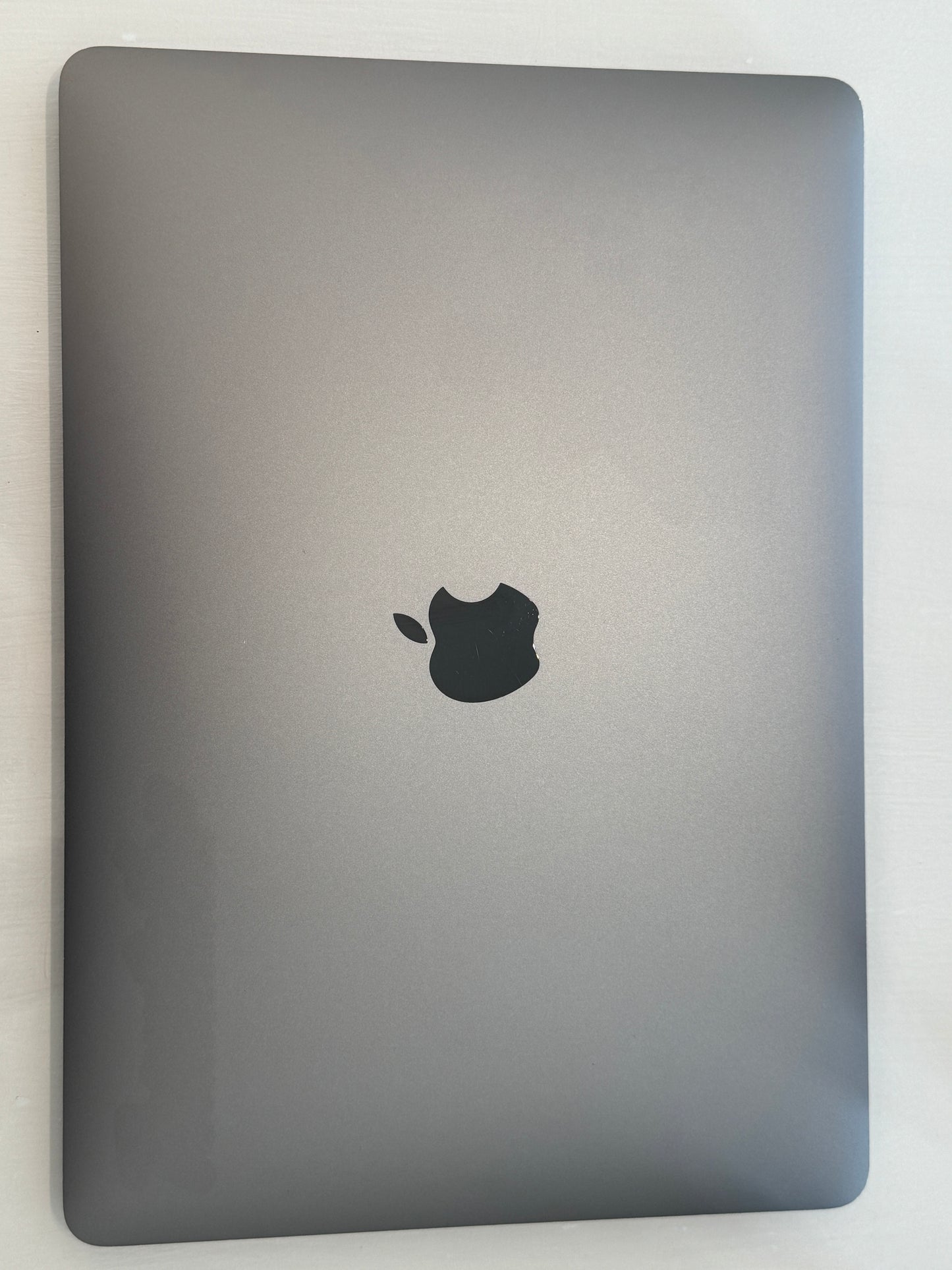 MacBook Air M1 13-inch, 8gb, 256gb (2020)-Space Grey - Grade B