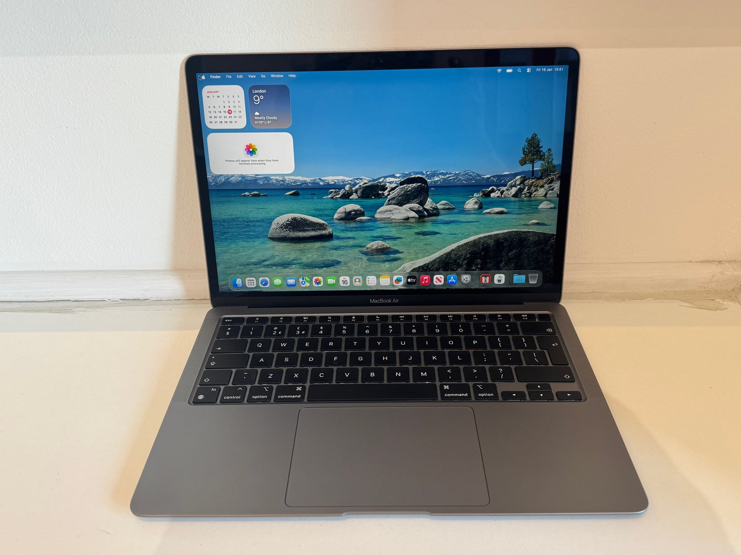 MacBook Air 13-inch M1 (Space grey 2020) 8gb, 256gb - Grade B