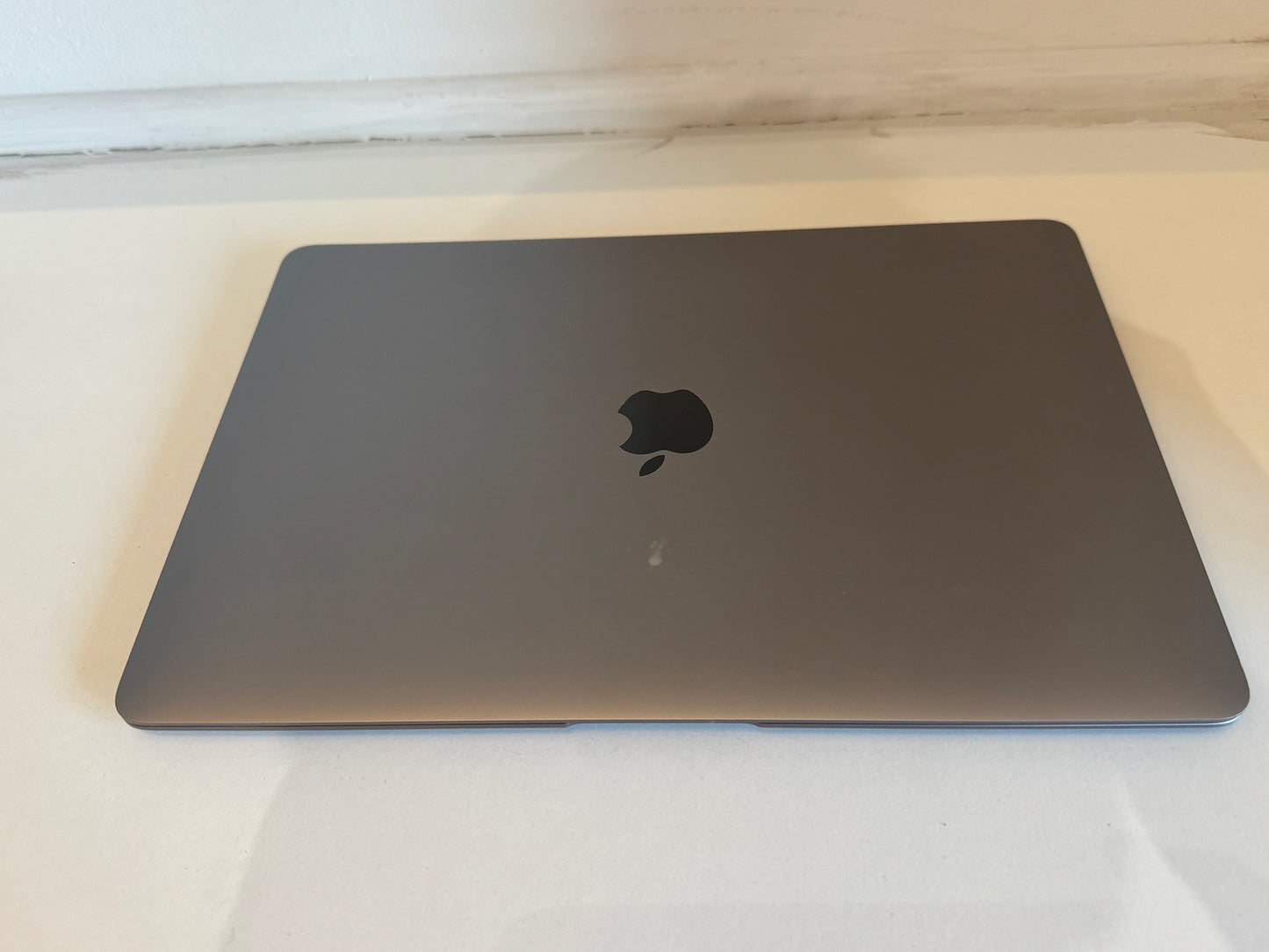 MacBook Air 13-inch M1 (Space grey 2020) 8gb, 256gb - Grade B
