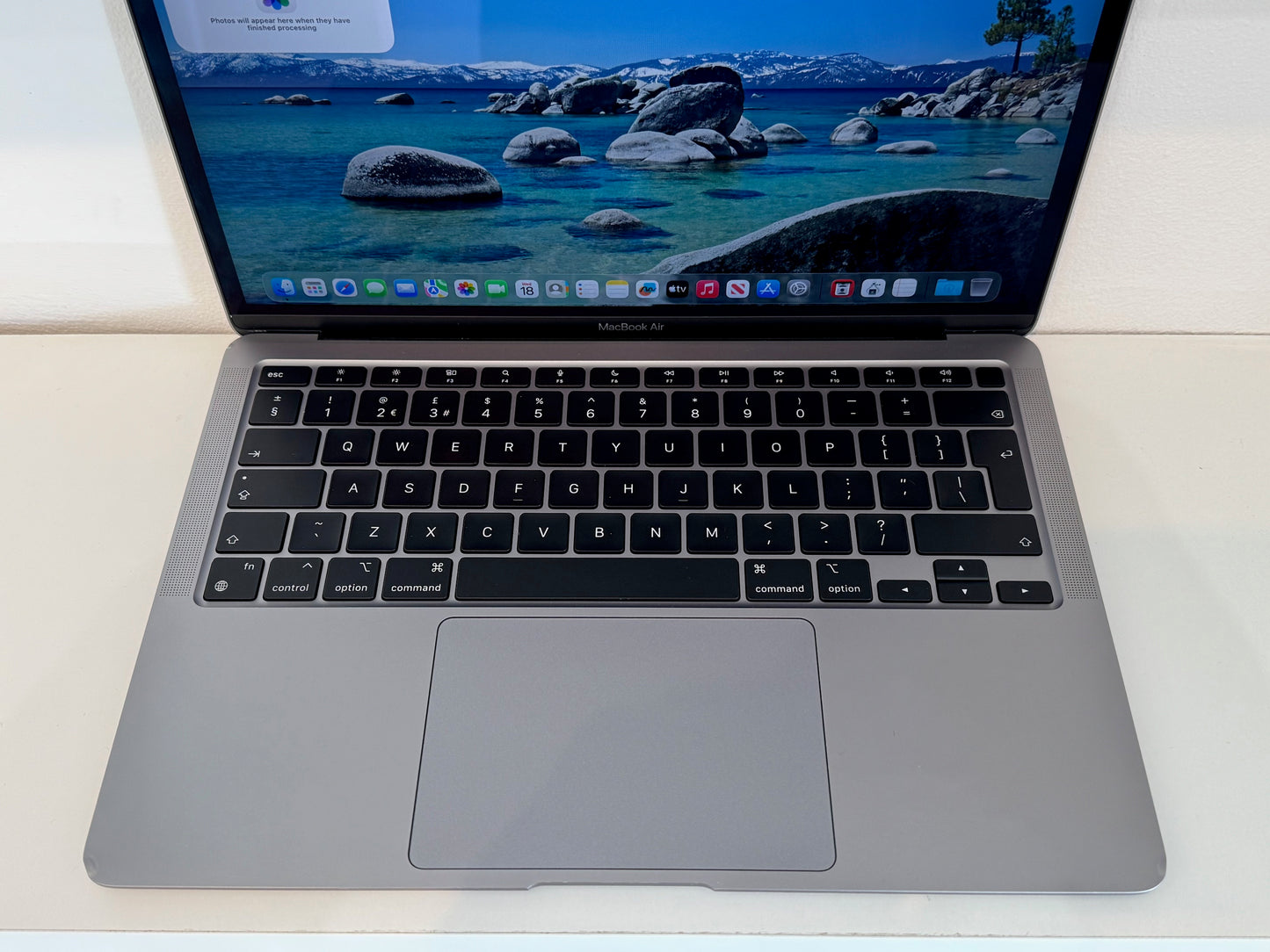 MacBook Air 13-inch M1 (Space grey 2020) 8gb, 256gb - Grade B
