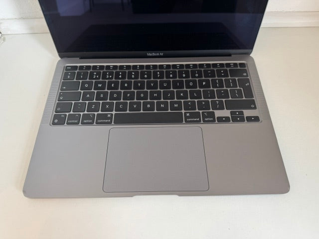 MacBook Air 13-inch M1 (Space grey 2020) 8gb, 256gb - Grade B