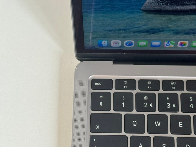 MacBook Air 13-inch M1 (Space grey 2020) 8gb, 256gb - Grade B