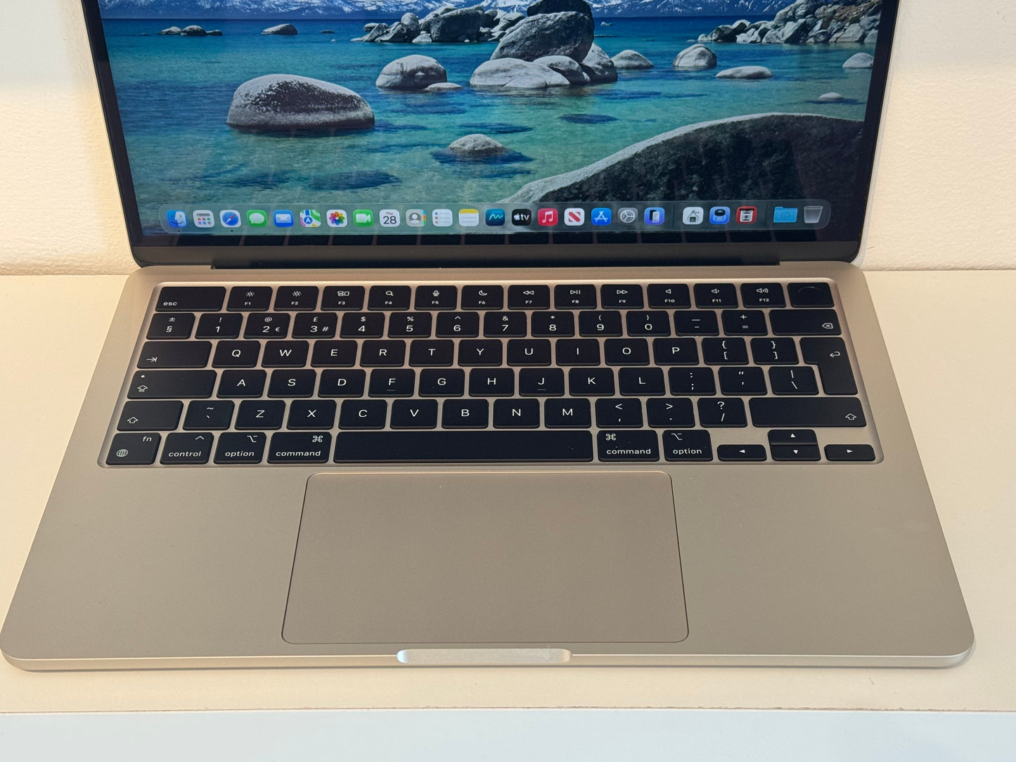 MacBook Air 13-inch M2 (Starlight 2022) 8gb, 256gb Grade B