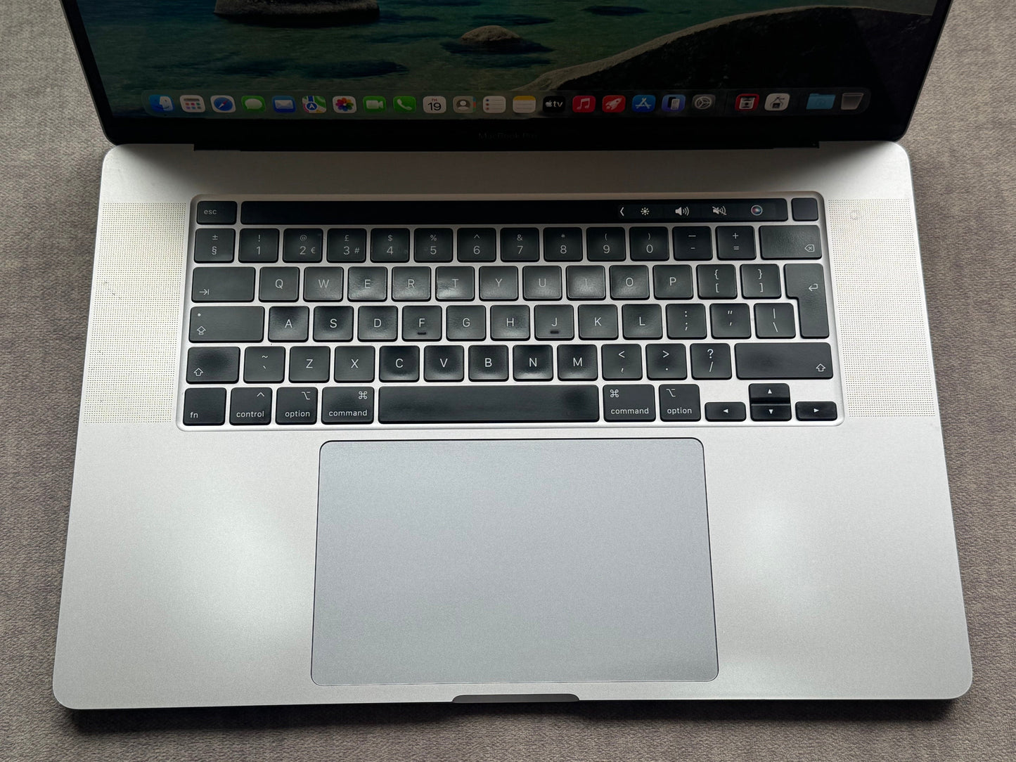 MacBook Pro 16-Inch 8 Core i9 2.4Ghz, 64gb, 512gb (Touchbar, 2019) Grade B