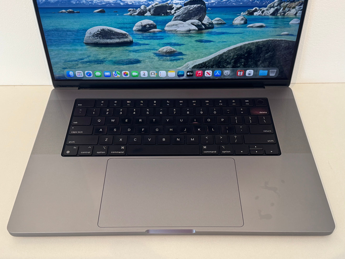 Apple MacBook Pro 16-Inch M1 Pro (Space Grey 2021) 16gb, 512GB Grade B