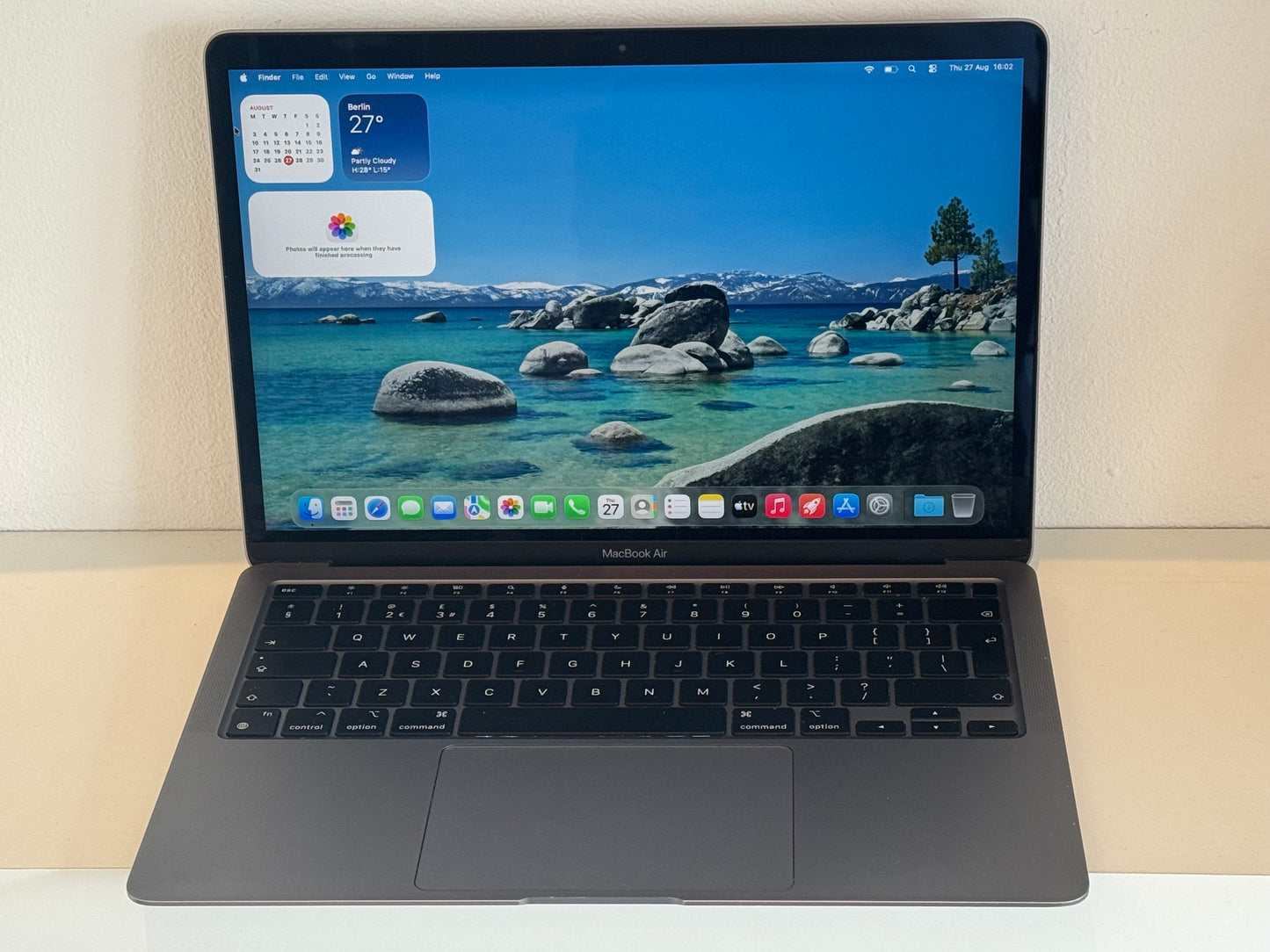 MacBook Air 13-inch M1 (Space grey 2020) 8gb, 256gb - Grade B