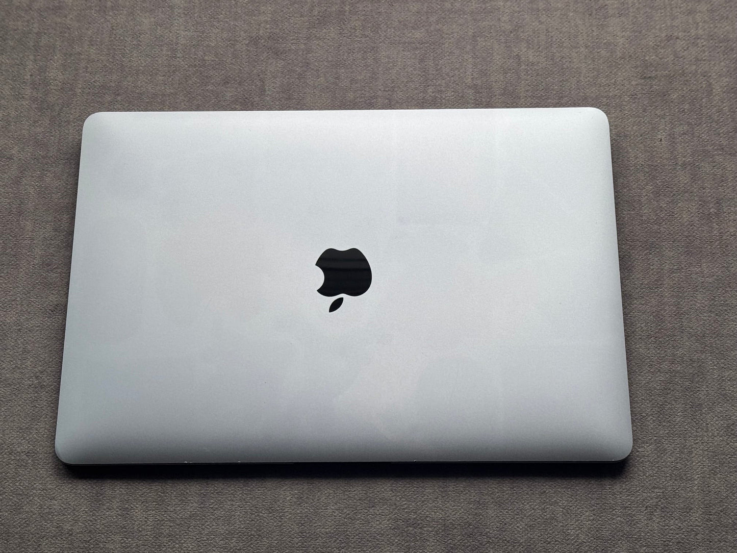 MacBook Air 13-inch M1 (Space grey 2020) 8gb, 256gb - Grade B