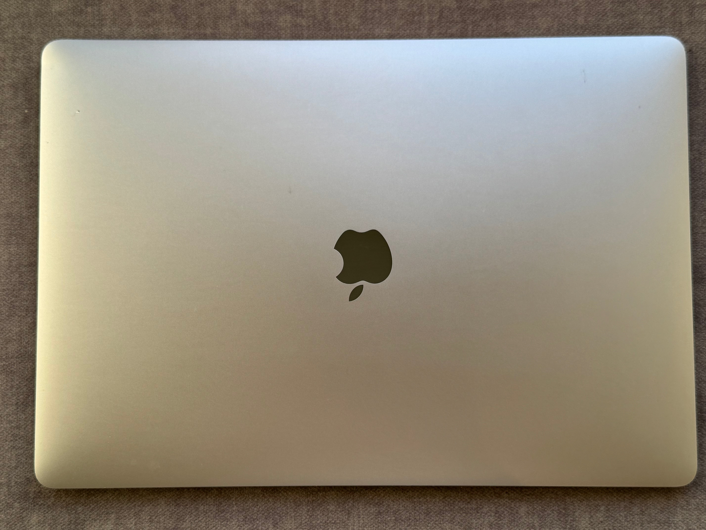 MacBook Pro 15-Inch 6-Core i9 2.9Ghz, 32gb 512GB (Touchbar, 2018) GRADE B