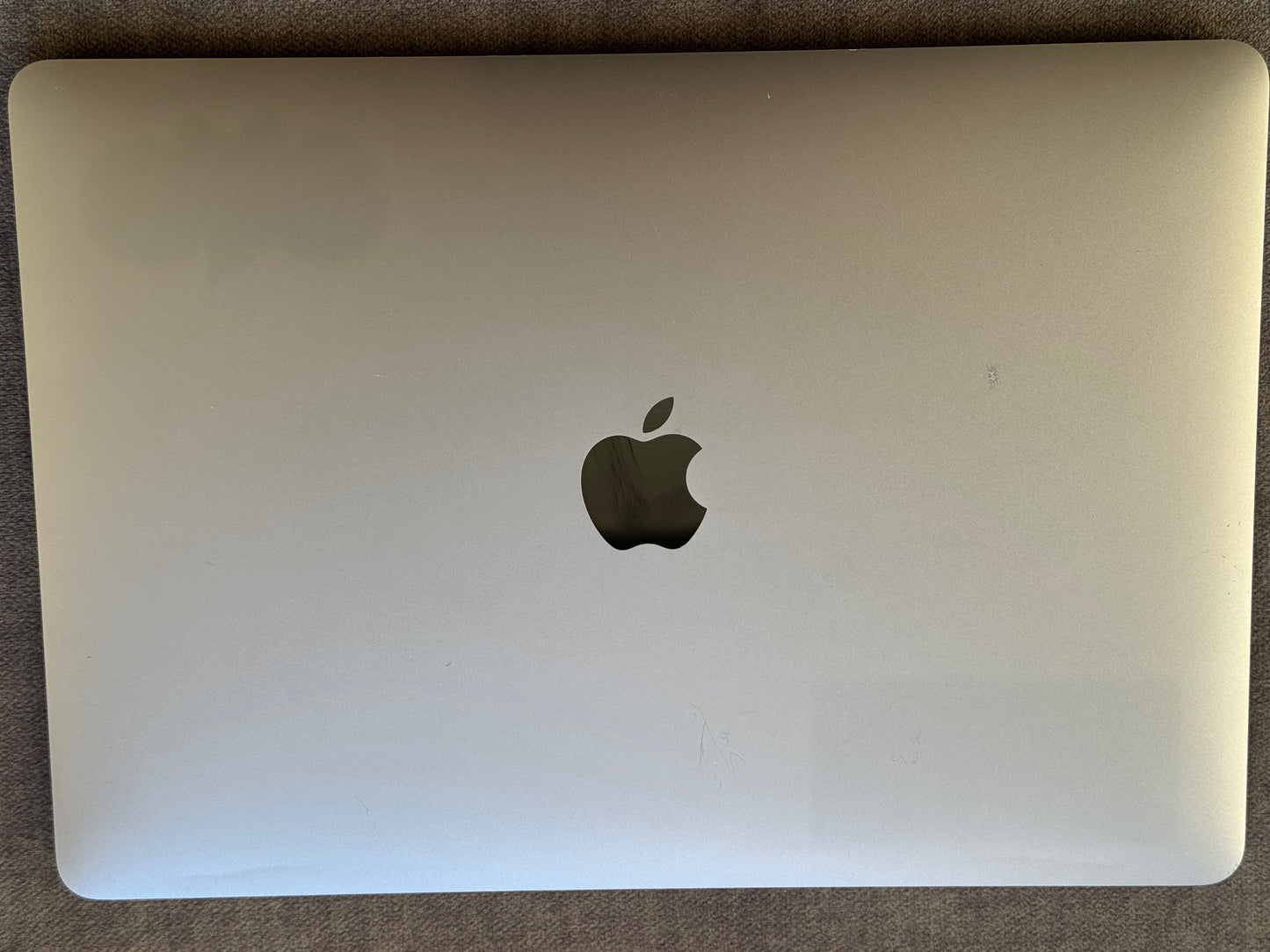 MacBook Pro 13-Inch Intel i5 2.4Ghz, 16gb 256gb (Touchbar, 2019) Grade B