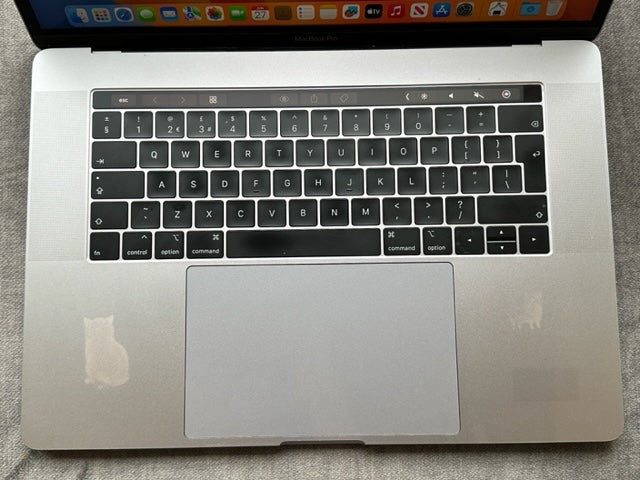 MacBook Pro 15-Inch 8-Core i9 2.3Ghz, 16gb 500gb (Touchbar, 2019) GRADE B